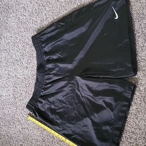 nioe basketball shorts size extra large
